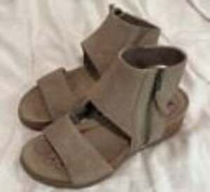 Bionica Wedge Leather Taupe Comfort Wedge Gladiator Sandals Women Size 8M
